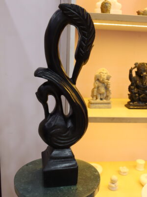 A unique Black Swan Scuplture